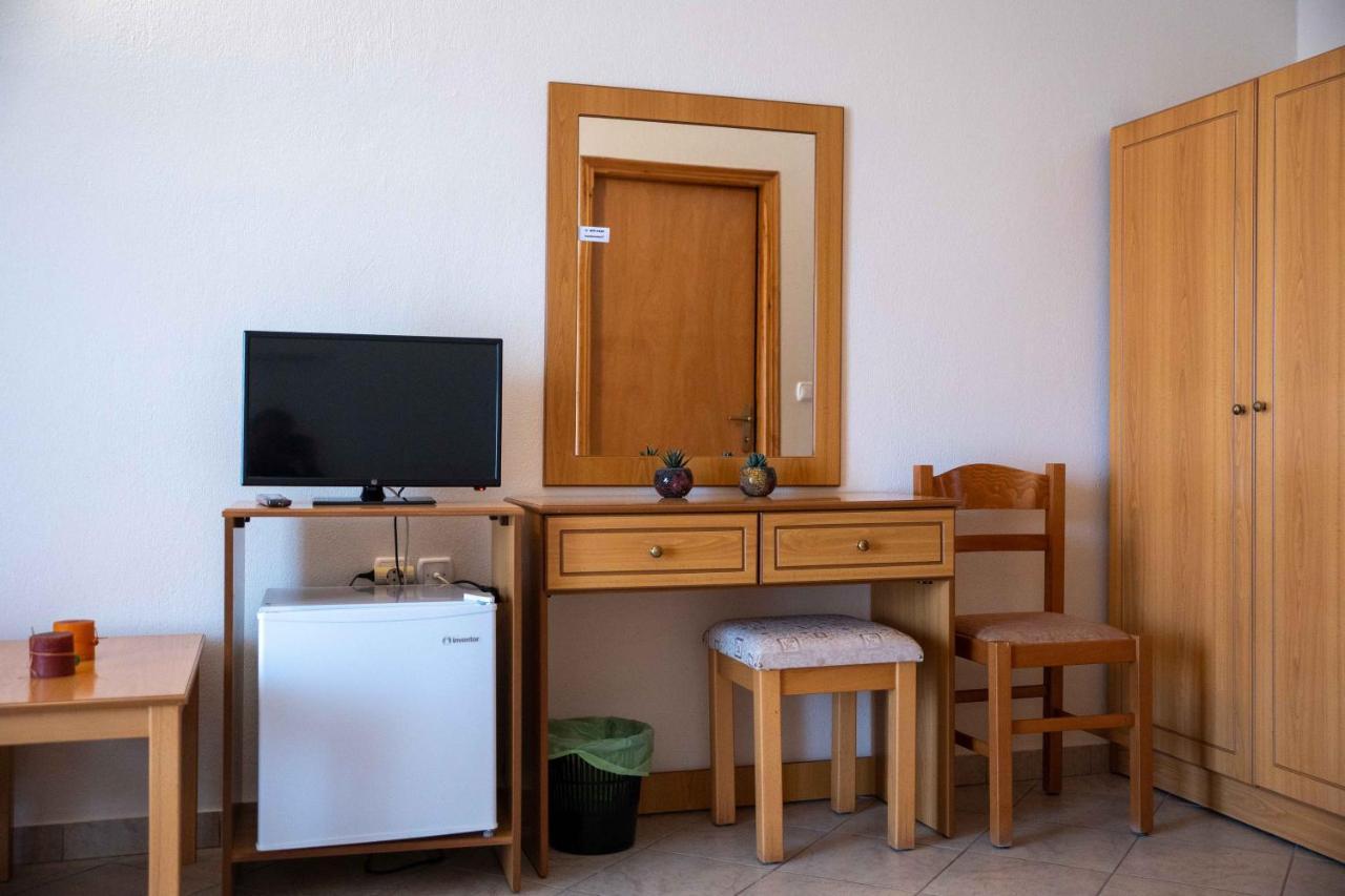 Hotel Kastro Sérvia Екстериор снимка