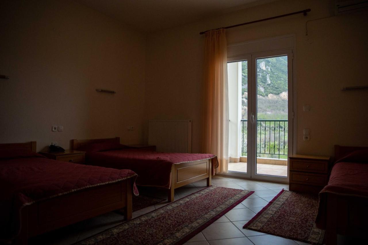 Hotel Kastro Sérvia Екстериор снимка