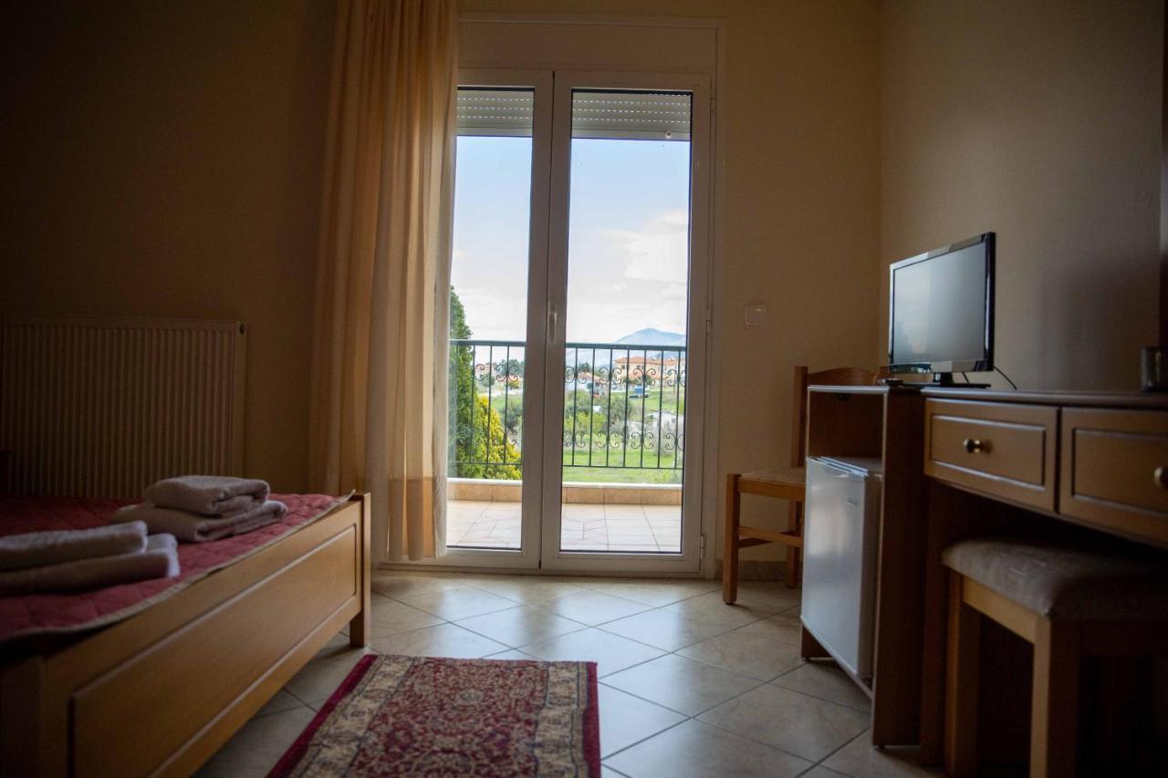 Hotel Kastro Sérvia Екстериор снимка