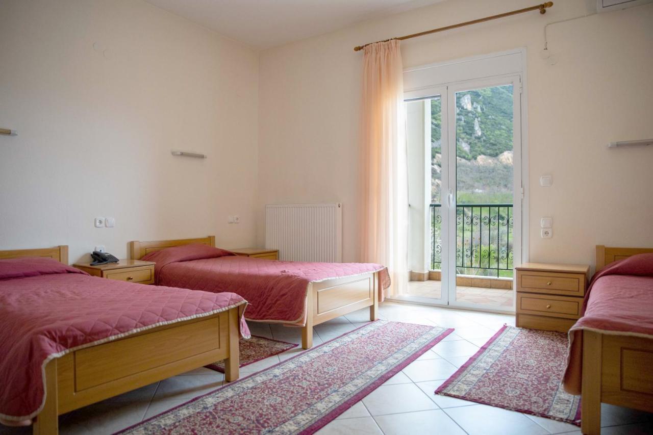 Hotel Kastro Sérvia Екстериор снимка