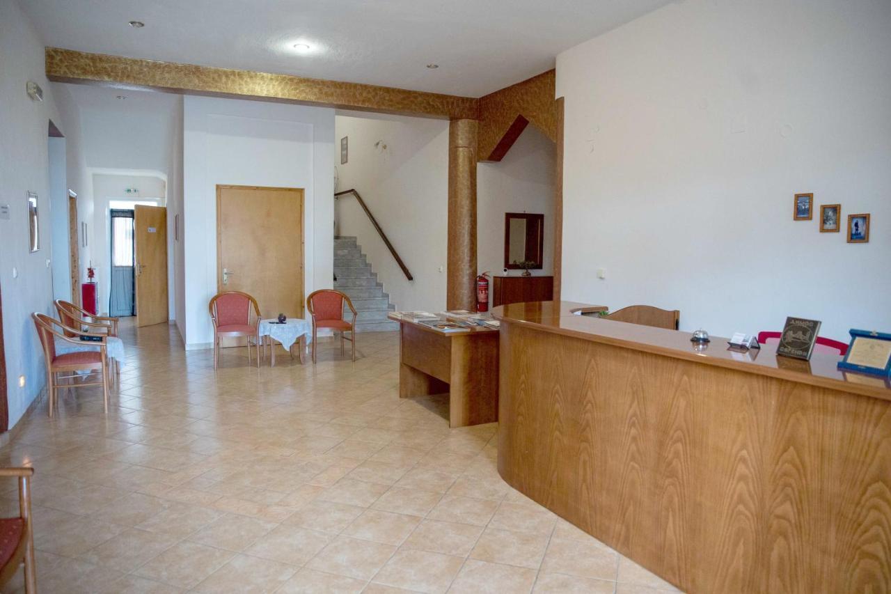 Hotel Kastro Sérvia Екстериор снимка