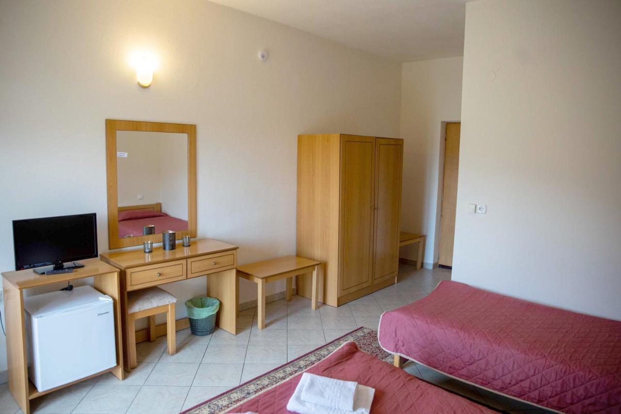 Hotel Kastro Sérvia Екстериор снимка