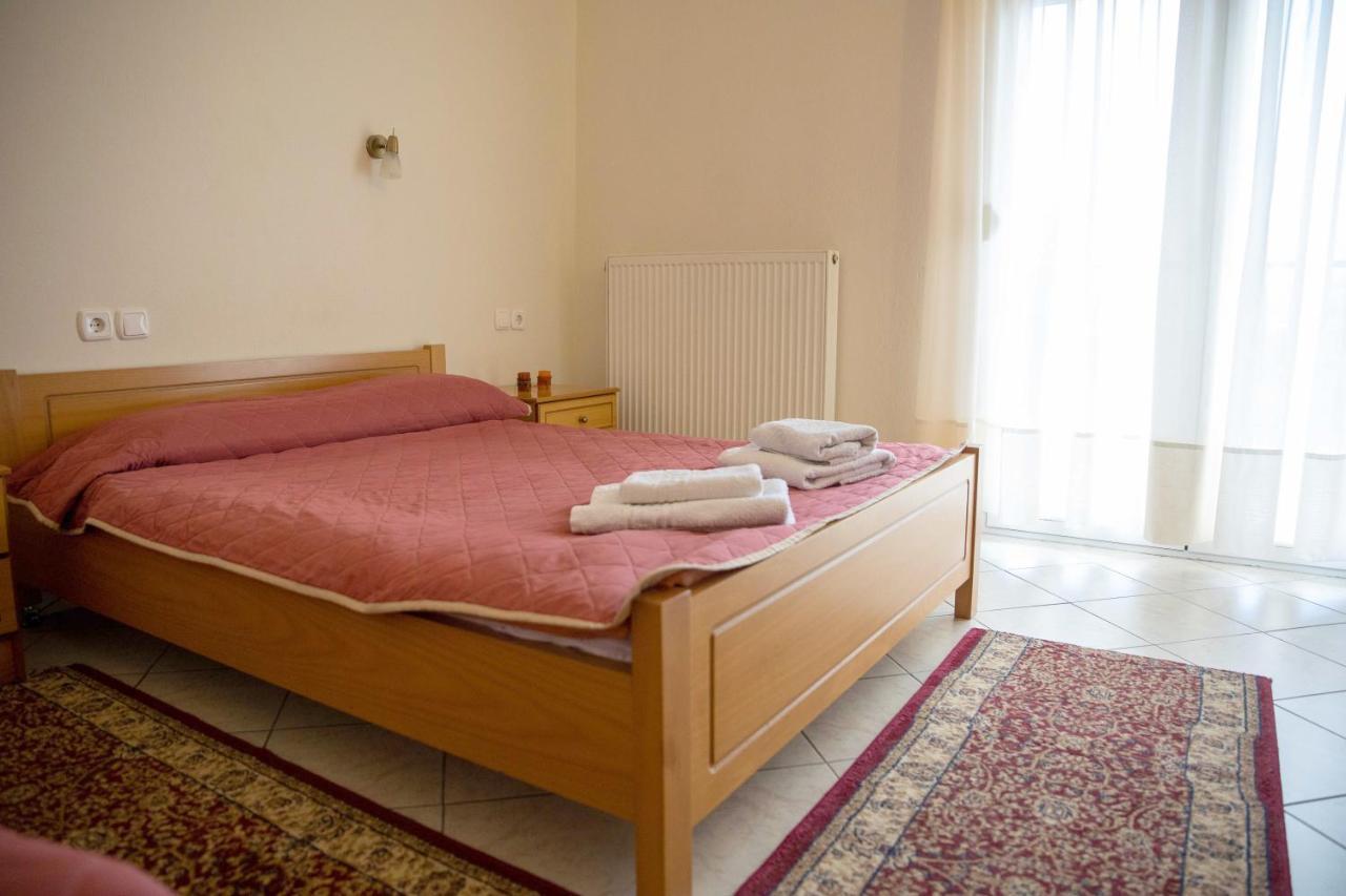 Hotel Kastro Sérvia Екстериор снимка