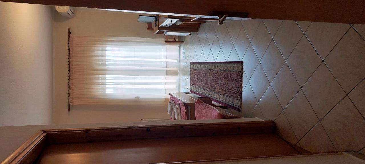 Hotel Kastro Sérvia Екстериор снимка