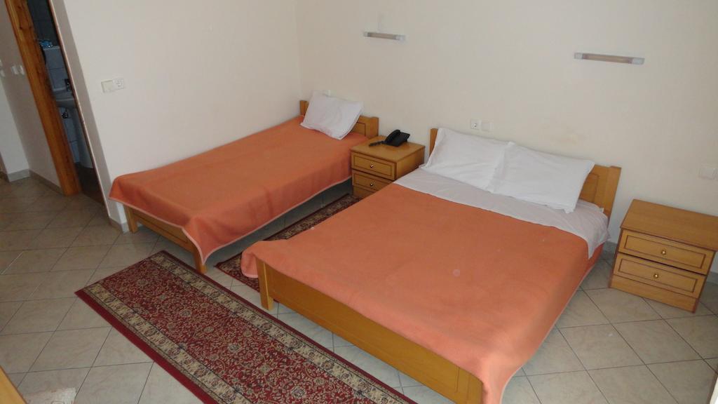 Hotel Kastro Sérvia Екстериор снимка