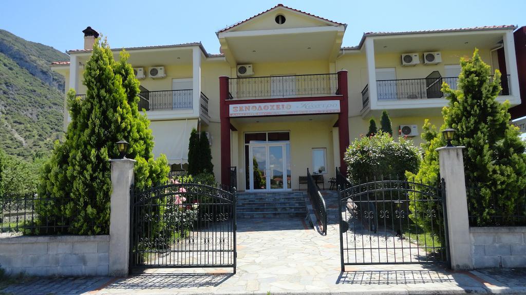 Hotel Kastro Sérvia Екстериор снимка